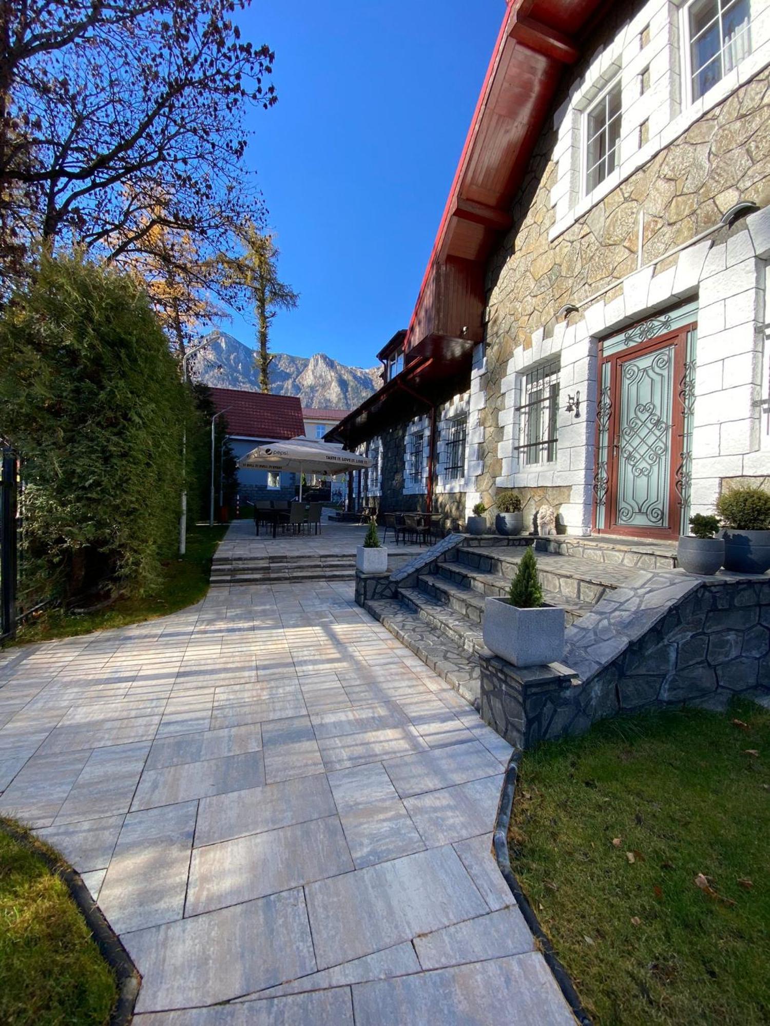 Royal Inn Busteni-Adults Only Exterior foto